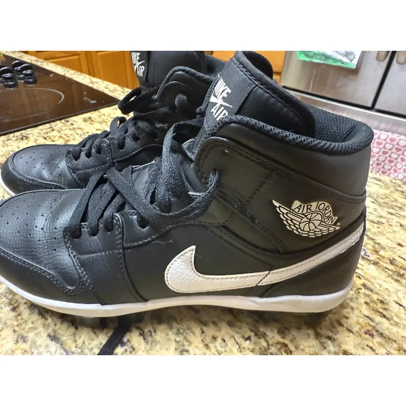 Men's Size M 8.0 (W 9.0) Air Jordan (New)