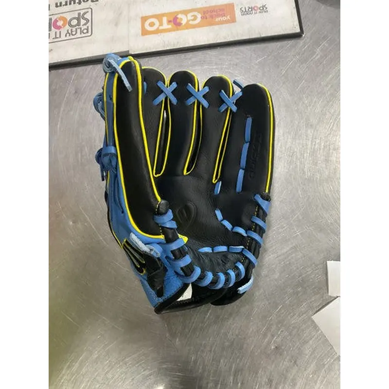 Used Wilson A550 BB/SB Glove LH Throw Royal Blue 11" 11614-S000219826