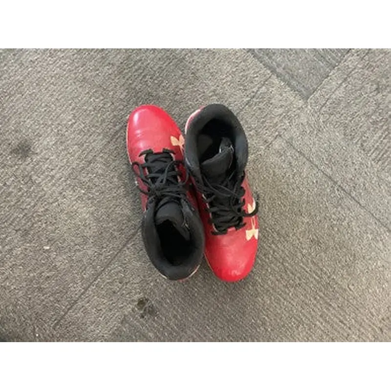 Used Under Armour BASEBALL BB/SB Cleats Red Junior 04.5 11614-S000216619