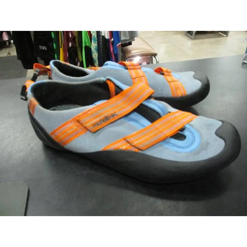 Used Michelle K Casual Slip On Shoes Size 6
