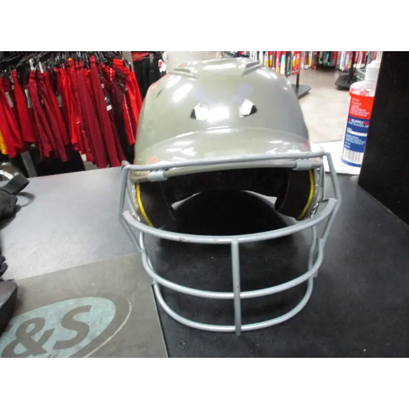 Used Under Armour Size 5 7/8 - 6 3/4 Batting Helmet With Mask