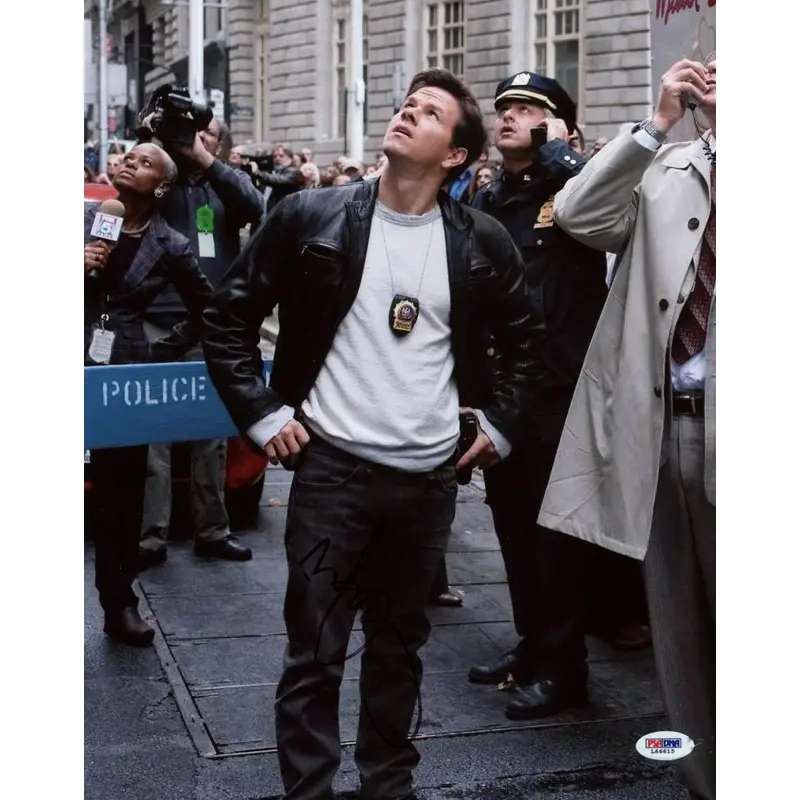 Mark Wahlberg The Departed Signed Authentic 11X14 Photo PSA/DNA #L66615