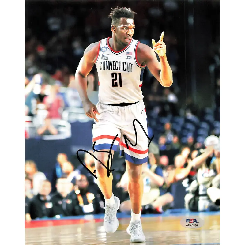 Adama Sanogo Signed 8x10 photo PSA/DNA UConn Autographed