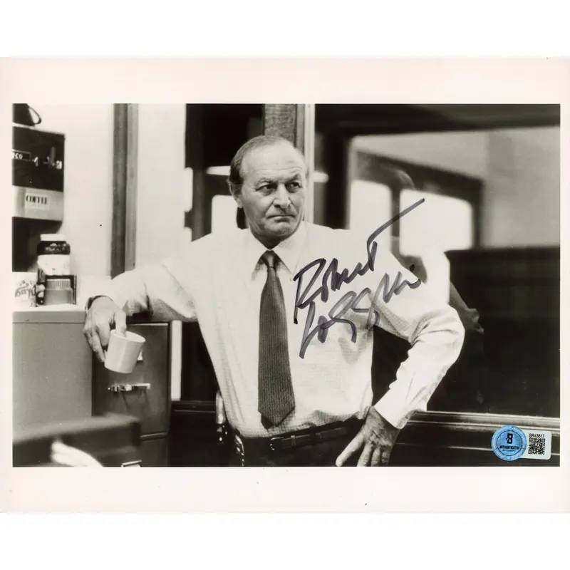 Robert Loggia Relentless Authentic Signed 8x10 Horizontal Photo BAS #BR43817