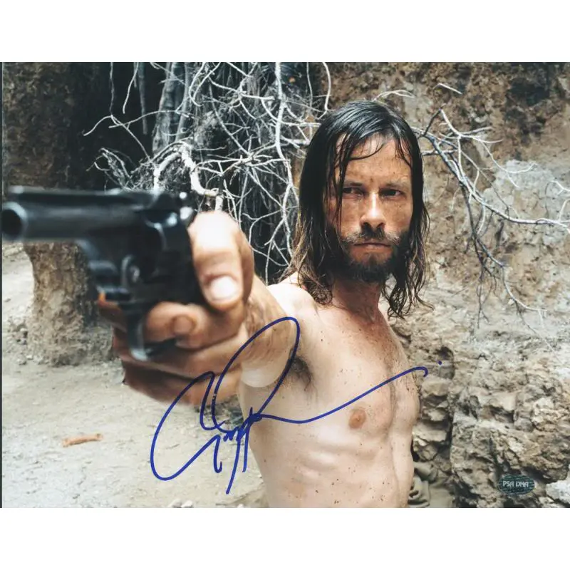Guy Pearce Signed Authentic 11X14 Photo Autographed PSA/DNA #J51593
