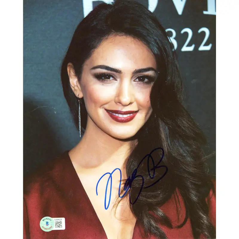 Nazanin Boniadi Lord of the Rings Authentic Signed 8x10 Photo BAS #BJ084528