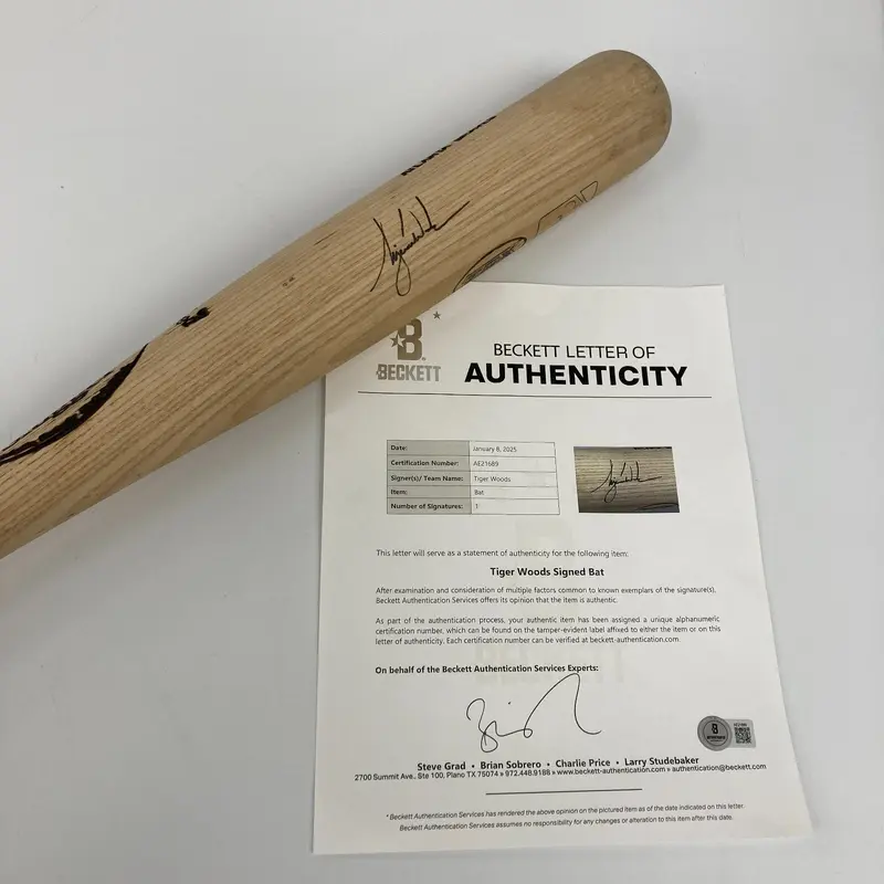 Tiger Woods Signed Autographed Baseball Bat Beckett COA RARE