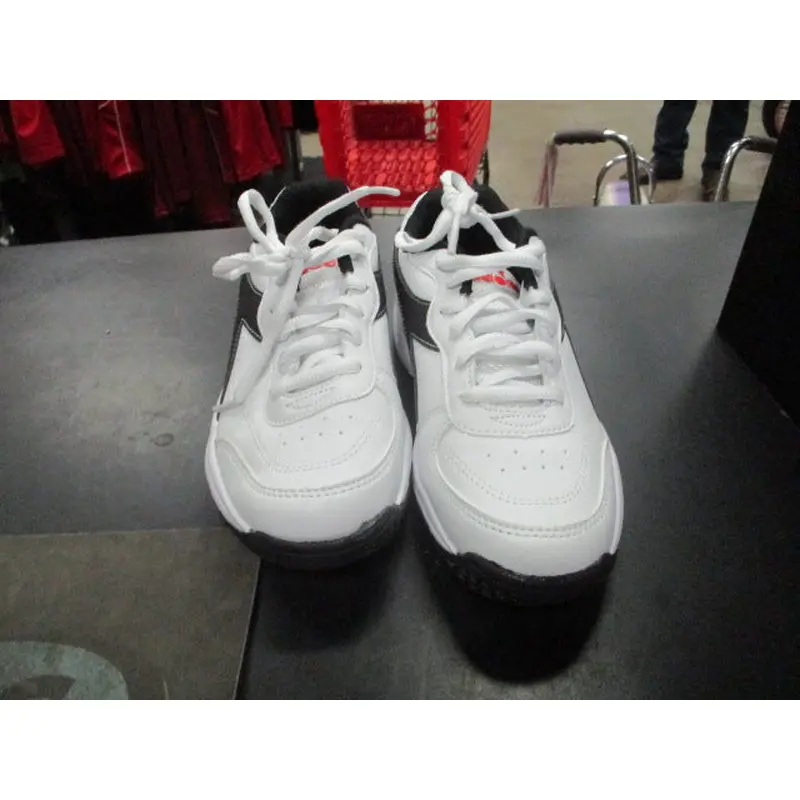 Used Diadora Youth 3 Tennis Shoes