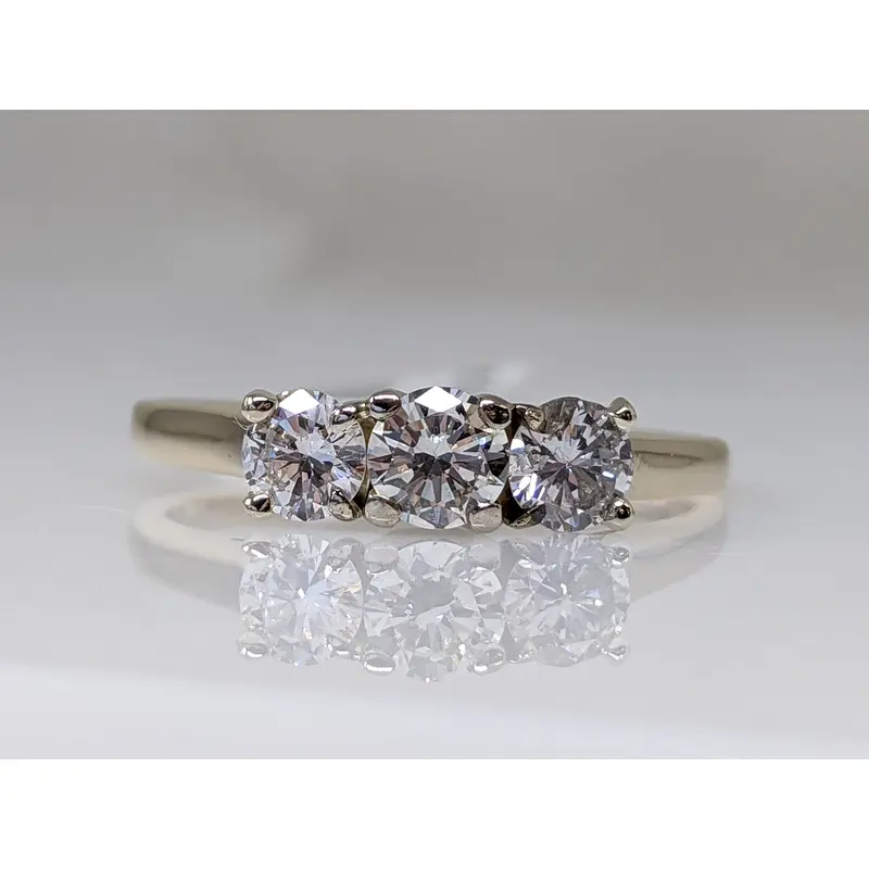 14k .80 CARAT TOTAL WEIGHT I1 H DIAMOND ROUND (3) ESTATE TRINITY RING 2.3 GRAMS