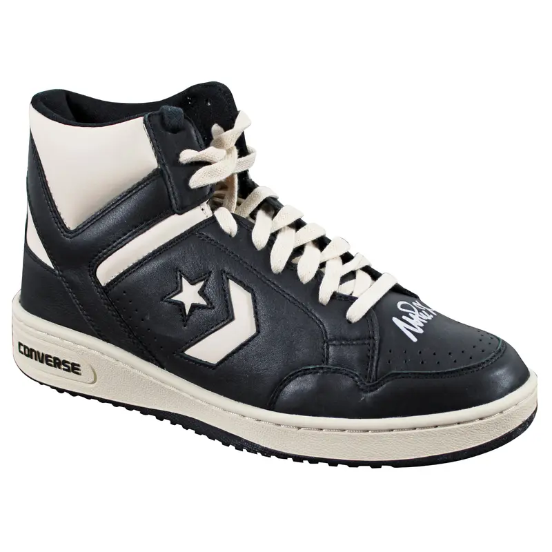 Lakers Magic Johnson Signed Right Black & White Converse Weapon Shoe  BAS Wit 2