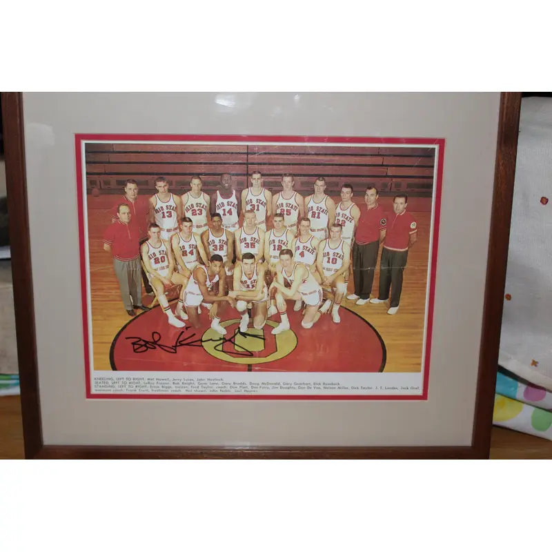 Bob Knight Autographed Ohio State University Team Basketball Photo