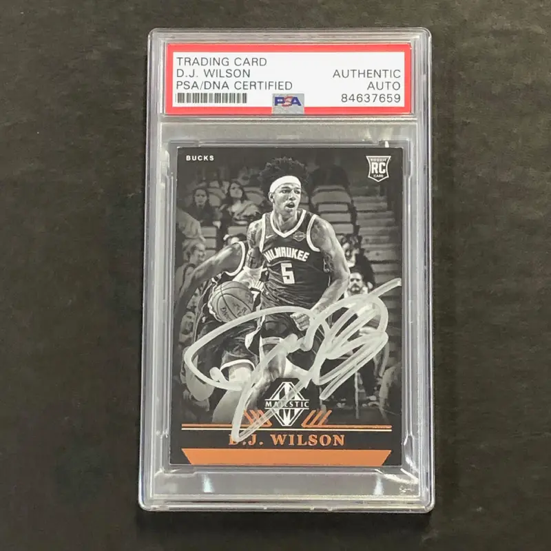 2017-18 Panini Chronicles #323 D.J. Wilson Signed Card AUTO PSA/DNA Slabbed Bucks