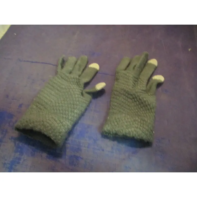 Used Grey Snow Gloves Size Youth