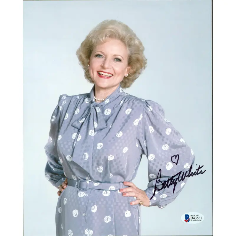 Betty White The Golden Girls Authentic Signed 8x10 Photo BAS #D43561