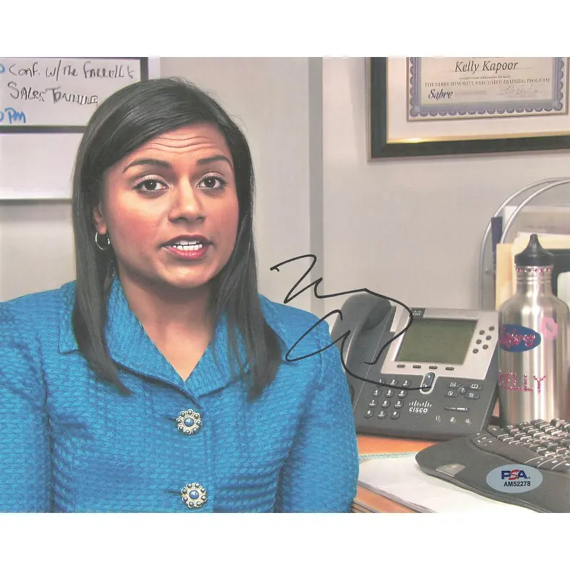 Mindy Kaling signed 8x10 photo PSA/DNA Autographed