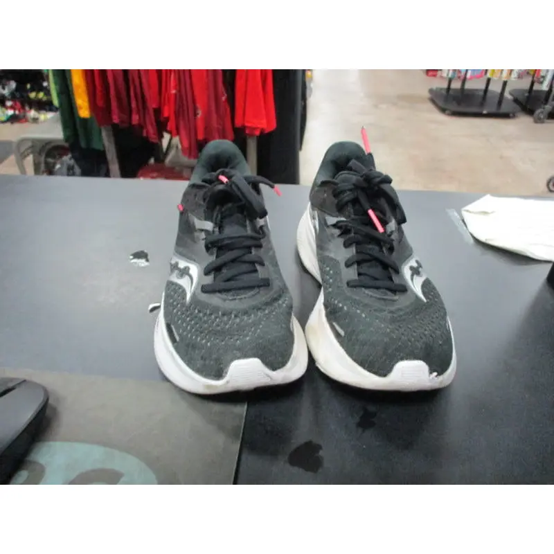 Used Saucony Womens Size 6.5 Running Shoes