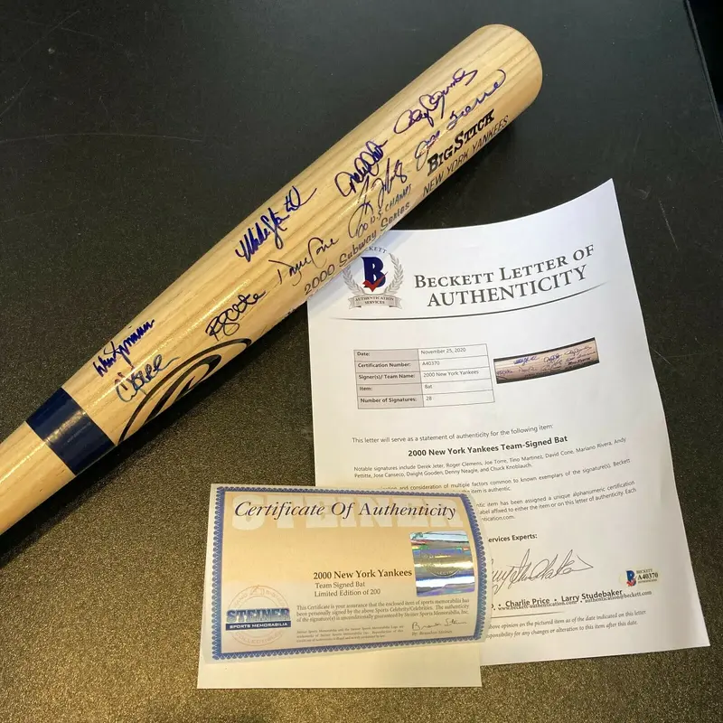 2000 Yankees Team Signed Bat Derek Jeter Mariano Rivera Steiner & Beckett COA