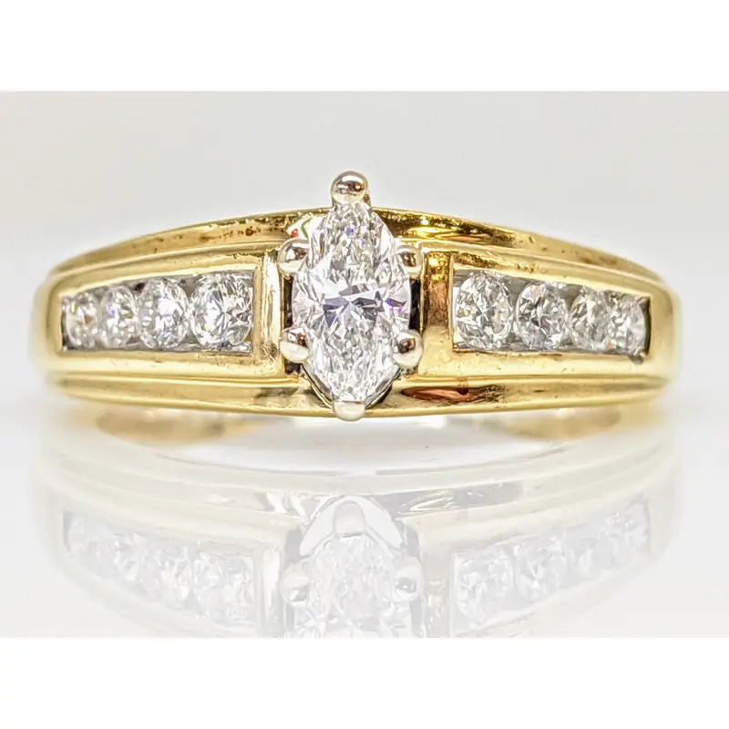 14K .50 CARAT TOTAL WEIGHT I1 I DIAMOND MARQUISE WITH (8) ROUND ESTATE RING 3.7 GRAMS