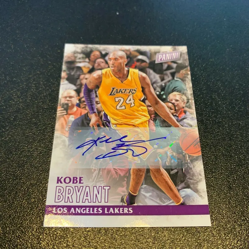 2016 Panini Black Friday Kobe Bryant Auto Signed Basketball Card #/25