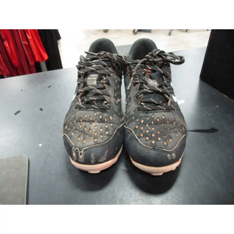 Used Under Armour Leadoff Size Youth 4 Cleats