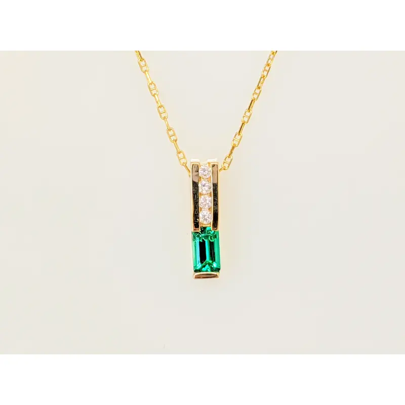 14K EMERALD EMERALD CUT 3X5 WITH (4) DIAMONDS ESTATE PENDANT & CHAIN 1.6 GRAMS