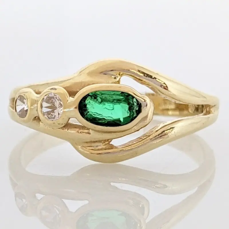 14K GREEN STONE BEZEL WITH (2) CUBIC ZIRCONIA ROUND ESTATE RING 2.4 GRAMS
