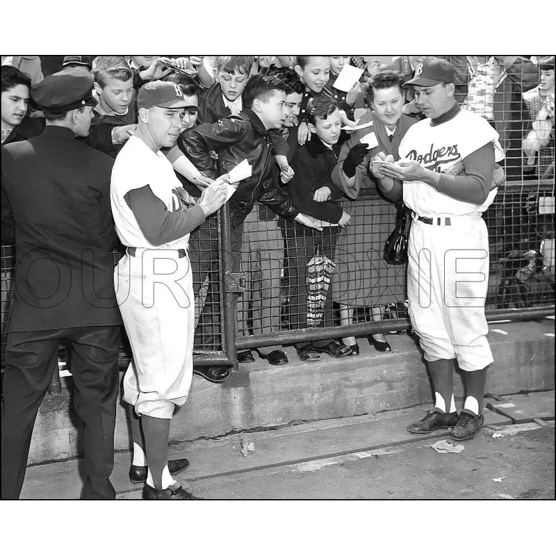 Gil Hodges Pee Wee Reese 8X10 Photo - Brooklyn Dodgers - 11958