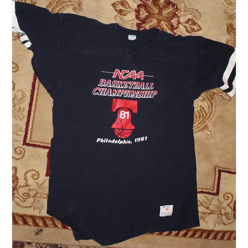 Vintage 1981 Indiana University NCAA Basketball Champions T-Shirt