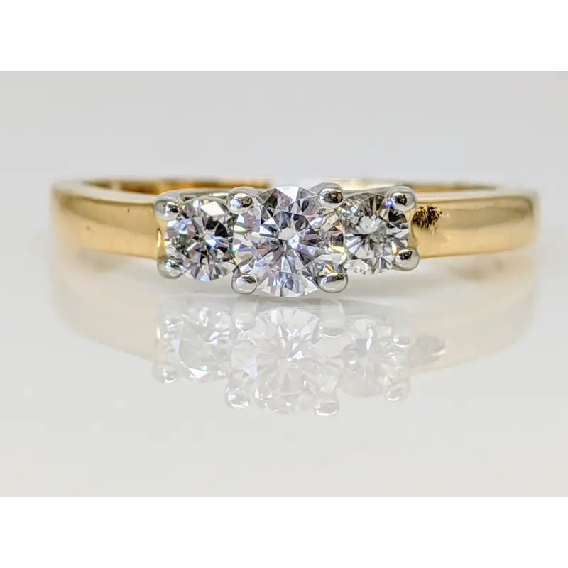14K .45 CARAT TOTAL WEIGHT I1 H DIAMOND ROUND (3) TRINITY ESTATE RING 3.1 GRAMS