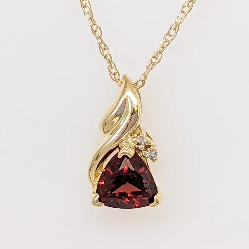 14K GARNET TRILLION 6MM WITH (2) MELEE ESTATE PENDANT & CHAIN 1.7 GRAMS