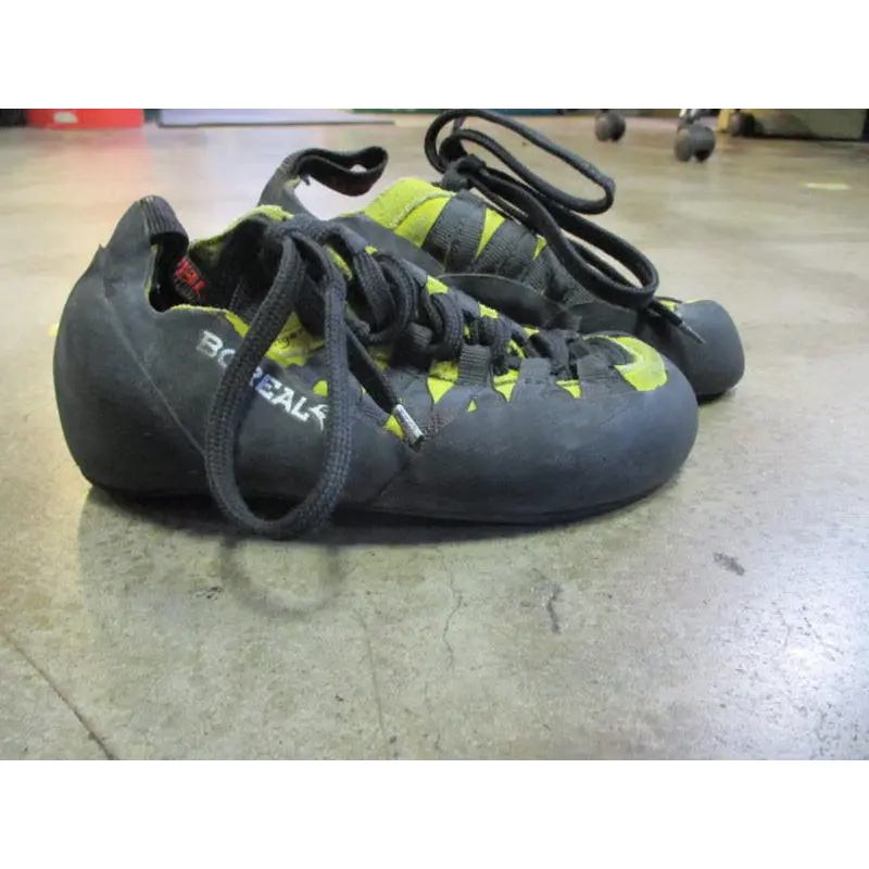 Used Boreal Stinger Fusion S-2 - Size Y2.5 Climing Shoes