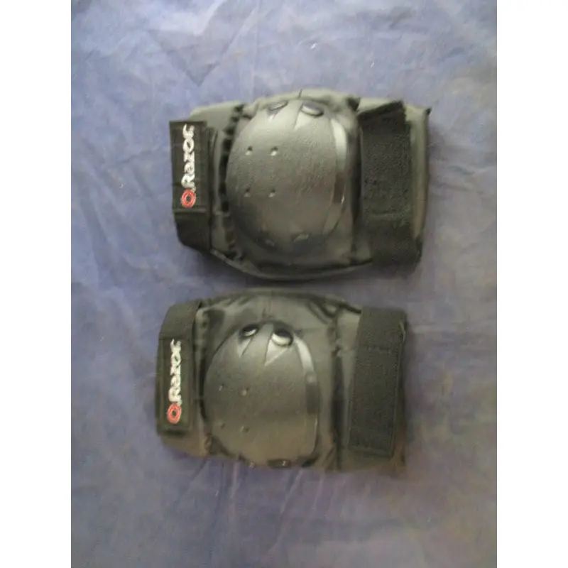 Used Razor Knee Pads Youth Size Medium