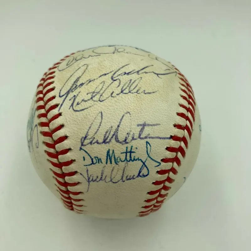 1988 New York Yankees Team Signed AMerican League Baseball Don Mattingly