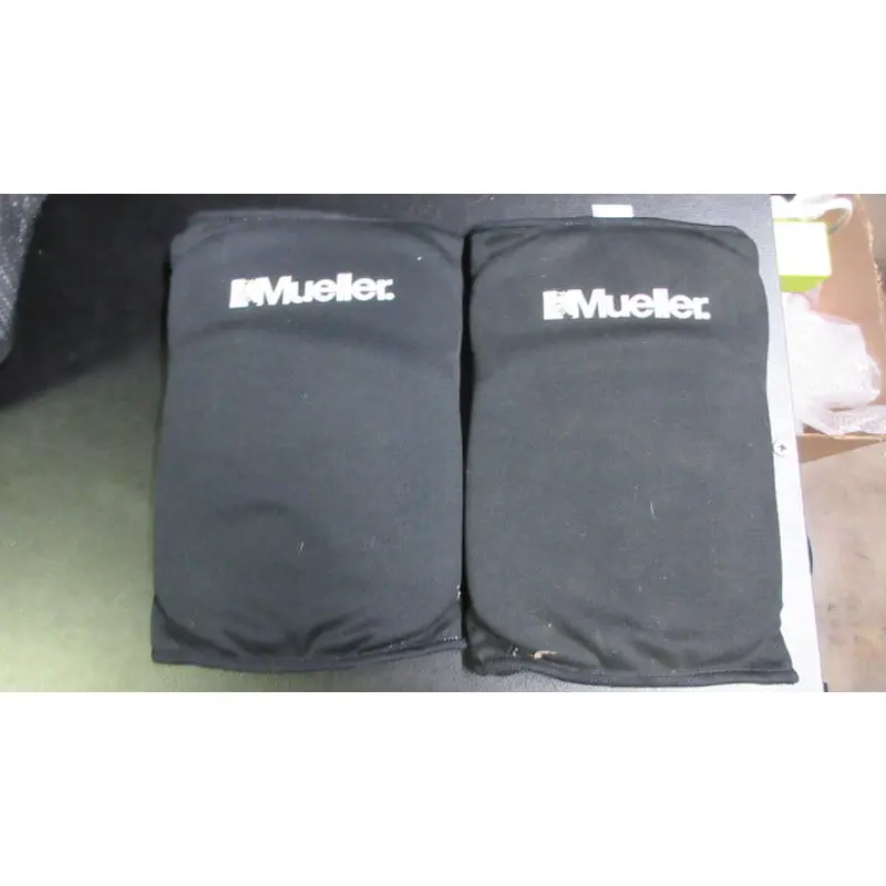 Used Mueller Multi-Sport Knee Pads - OSFM