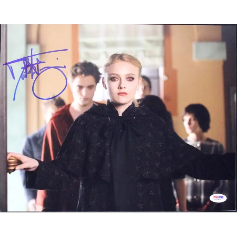 Dakota Fanning Twilight Signed Authentic 11X14 Photo Autographed PSA/DNA #L68925